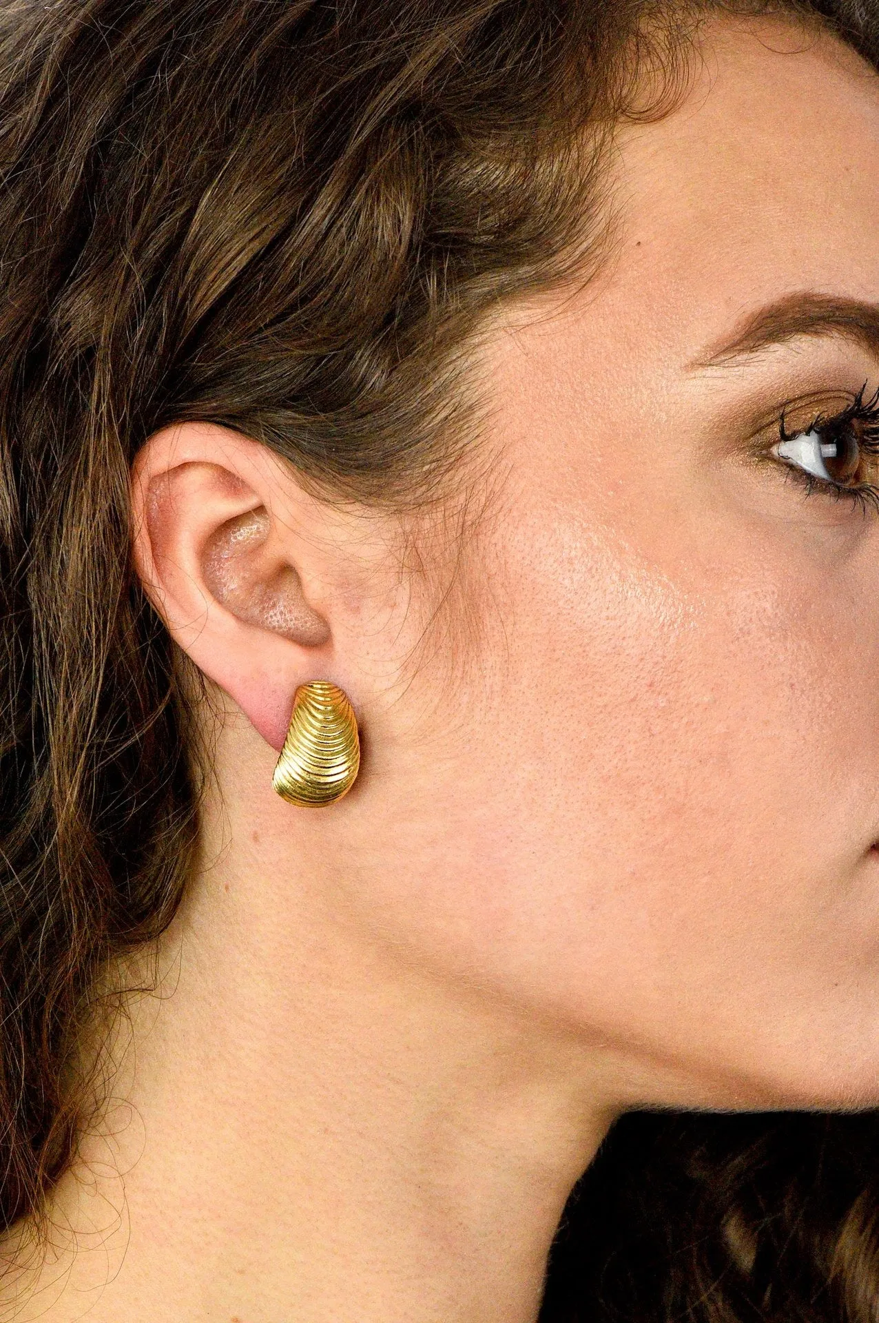 1960's McTiegue Vintage 18 Karat Gold Ribbed Ear-Clip Earrings