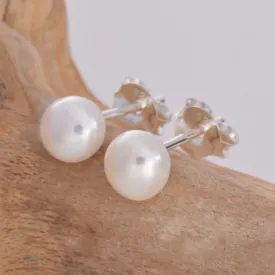 S023 - 5mm Imm Pearl Stud Earring